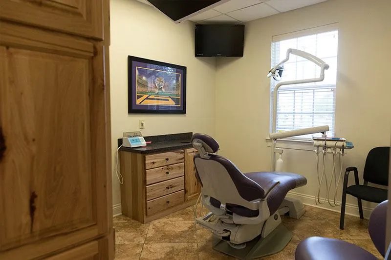 Front desk and waiting area at Louisiana Dental Center Kenner